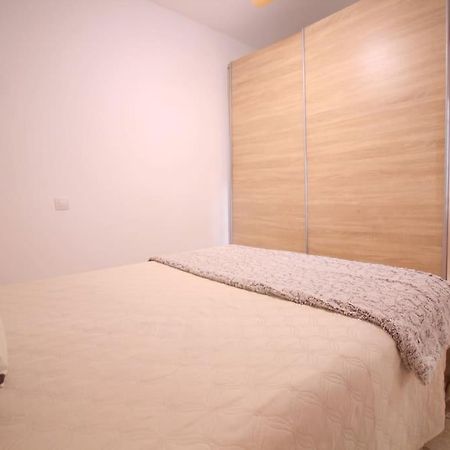 Barrio De Triana - Bidasoa Facil Aparcamiento 塞维利亚 外观 照片